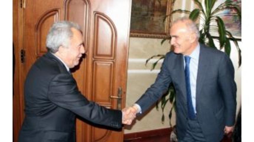 Şair Ve Yazarlar Başkan Yılmaz&rsquo;ı Ziyaret Etti