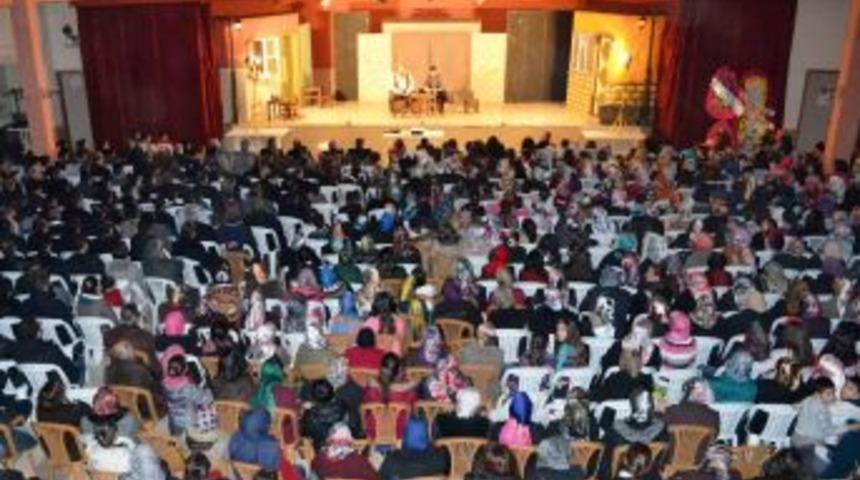 Eşrefpaşalılar Tiyatroseverlele Buluştu