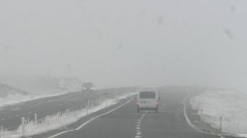 Silvan'da Yoğun Sis Ulaşımı Aksattı