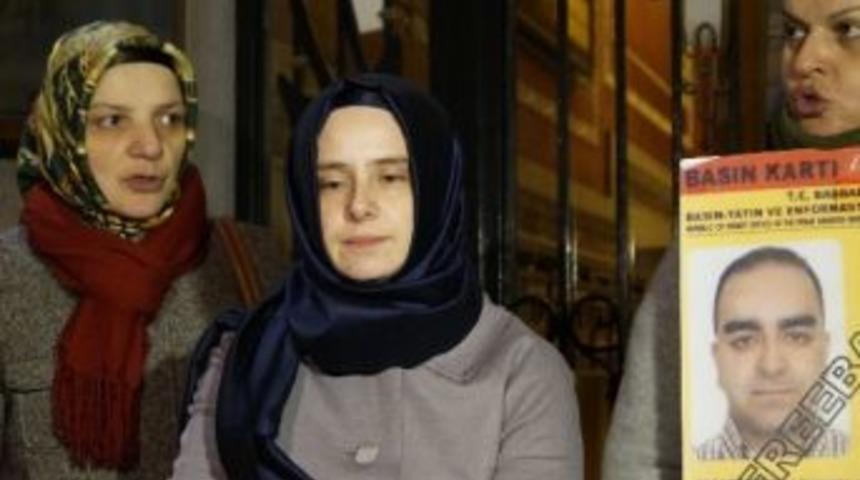 Gazeteciler, Meslektaşları Başar Kadumi İ&ccedil;in Eylem Yaptı