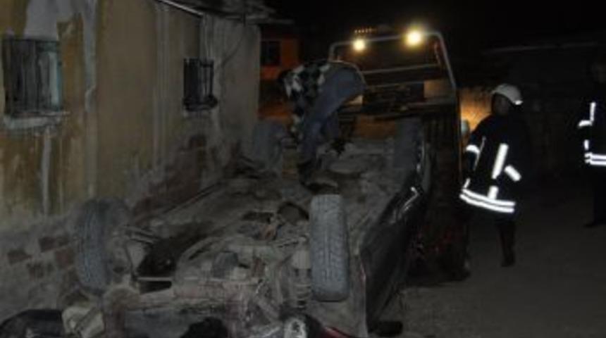 U&ccedil;urumdan D&uuml;şen S&uuml;r&uuml;c&uuml; Evin Duvarına &Ccedil;arparak Durdu