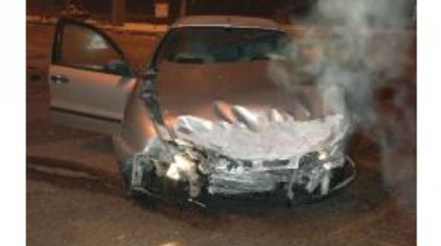 Erzurum'da Trafik Kazası: 2 &Ouml;l&uuml;, 2 Yaralı