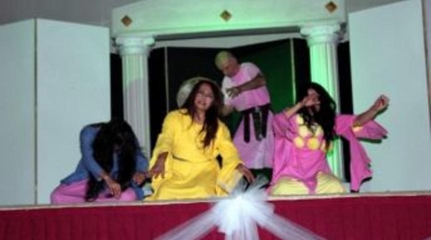 &Ccedil;ine&rsquo;de &ldquo;aşk Grevi&rdquo;ne B&uuml;y&uuml;k İlgi