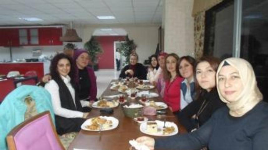 D&uuml;zce İsmetpaşa Eğitim Kurumu Okul Aile Birliği Ve &Ouml;ğretmenler Buluşması