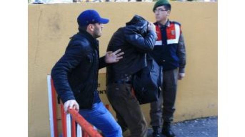 "yolsuzluk" Soruşturmasında Tutuklananlar Cezaevine Getirildi