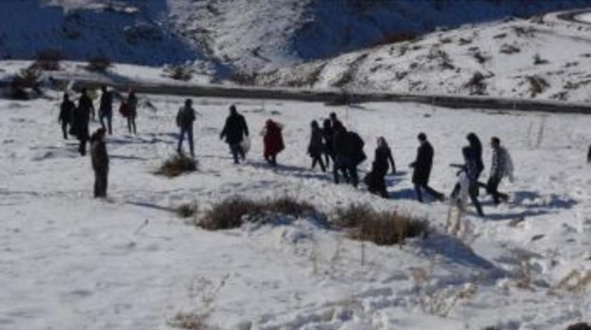 Yaban Hayvanlarına Yem Bırakıldı