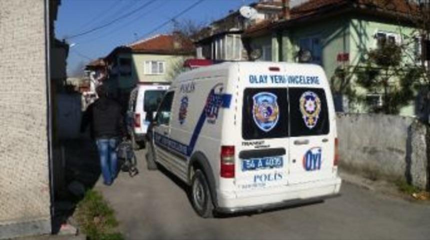 Evlerine İki El Ateş Edilen Aile Olayı Sabah Fark Etti