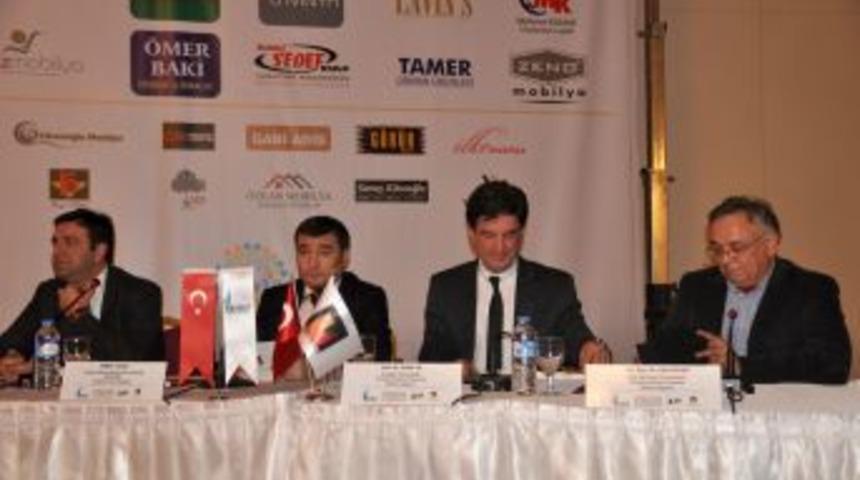 Mobilya Sekt&ouml;r&uuml;n&uuml;n Geleceği Hatay'da Konuşuldu