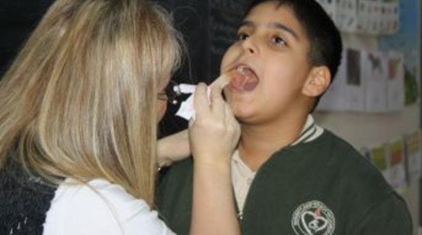 Rize’de Öğrencilere Diş Taraması Yapılıyor