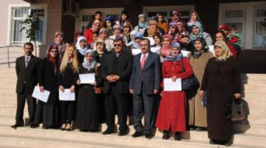 Cenaze Yıkama Ve Definleme Kursuna Katılan 34 Kursiyer Belgelerini Aldı