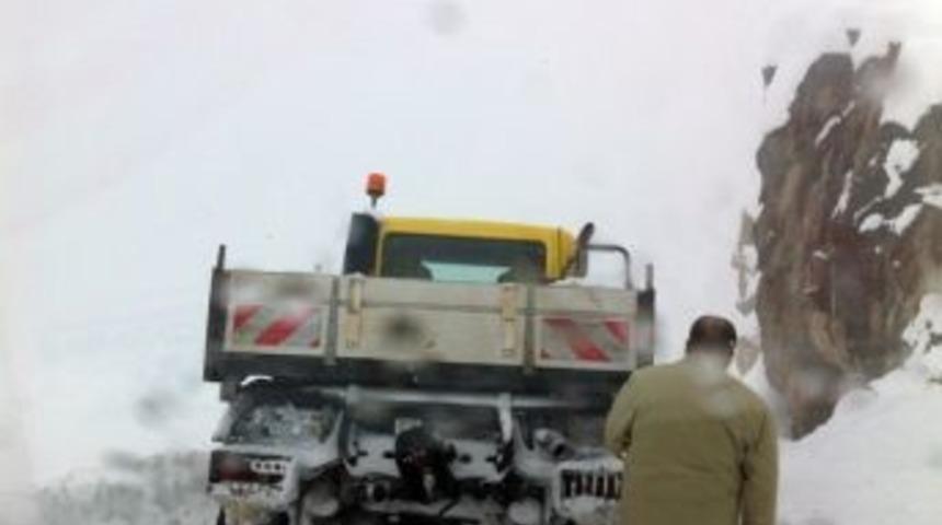 Pervari&rsquo;de Karla M&uuml;cadele &Ccedil;alışmaları S&uuml;r&uuml;yor