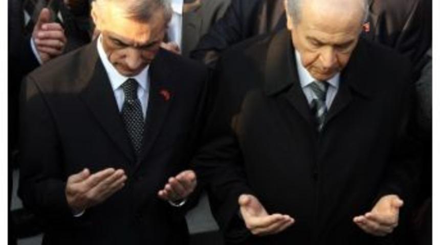 Devlet Bah&ccedil;eli, Engin Alan'ın Annesinin Cenazesine Katıldı