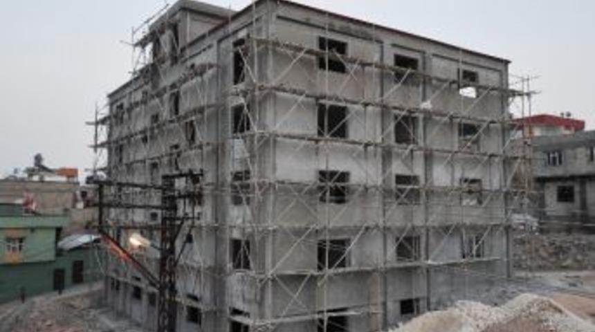 Şahinbey Belediyesi Yıkımlar Yaparak Sosyal Tesis Ve Park Yapıyor