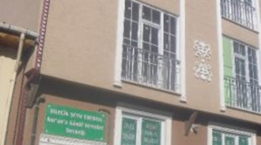 Bilecik Şeyh Edebali Kur&rsquo;an&rsquo;a G&ouml;n&uuml;l Verenler Derneği'nden Bayanlara Kurs