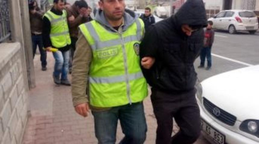 Hırsızlar &Ccedil;elik Kasayı A&ccedil;amadan Yakalandı