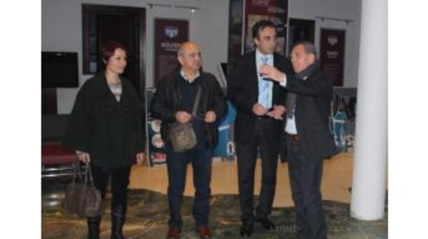 Doktorlar Sanal Otob&uuml;sle Manisa'yı Gezdi