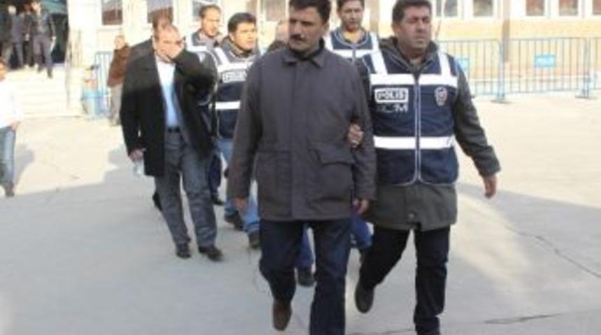 Arazi Dolandırıcıları Tutuklandı