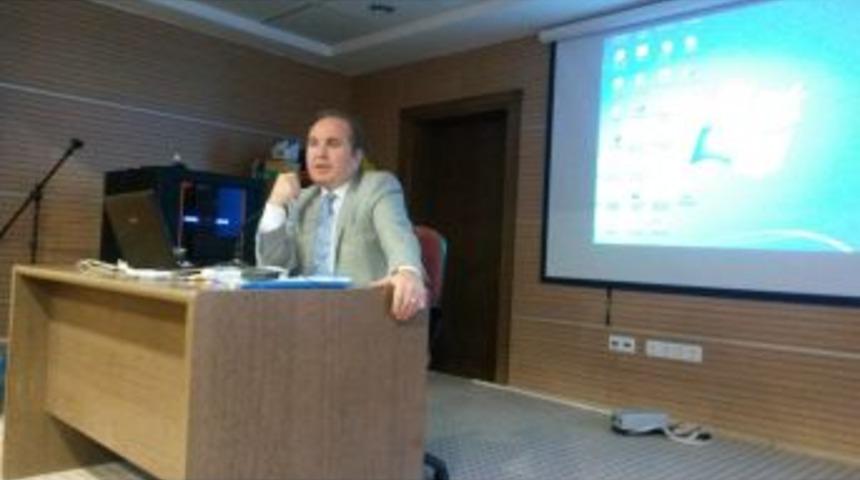 İl&ccedil;e Sağlık M&uuml;d&uuml;r&uuml; Ilk Yardım Kursu Verdi