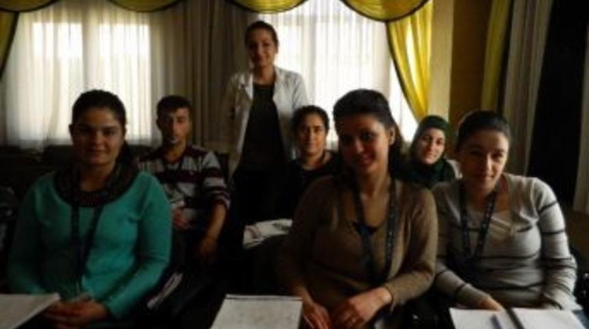 Elbim Kursları Aileleri Kavuşturmaya Devam Ediyor