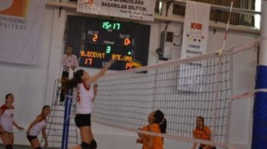 T&uuml;rkiye &Uuml;niversite Sporları Federasyonu 2&rsquo;inci Lig Ma&ccedil;ları Devam Ediyor