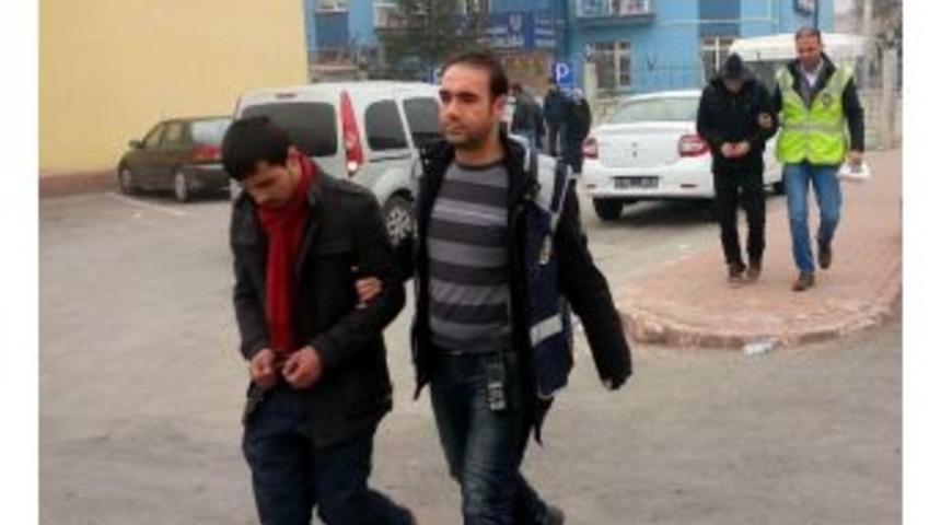 Hırsızlık Ş&uuml;phelileri Bah&ccedil;ede Yakalandı