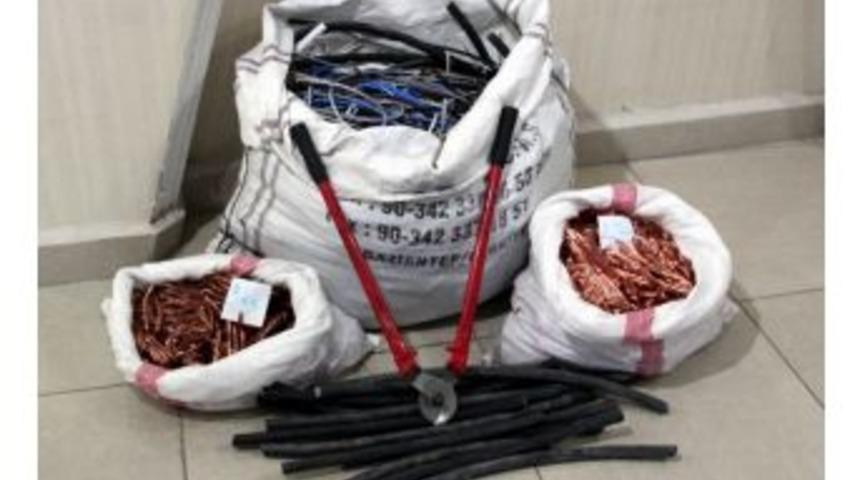 Kablo Hırsızlığı Ş&uuml;phelisi 3 Kardeşe G&ouml;zaltı