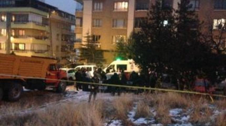 Emniyet Amiri Aracında Ölü Bulundu