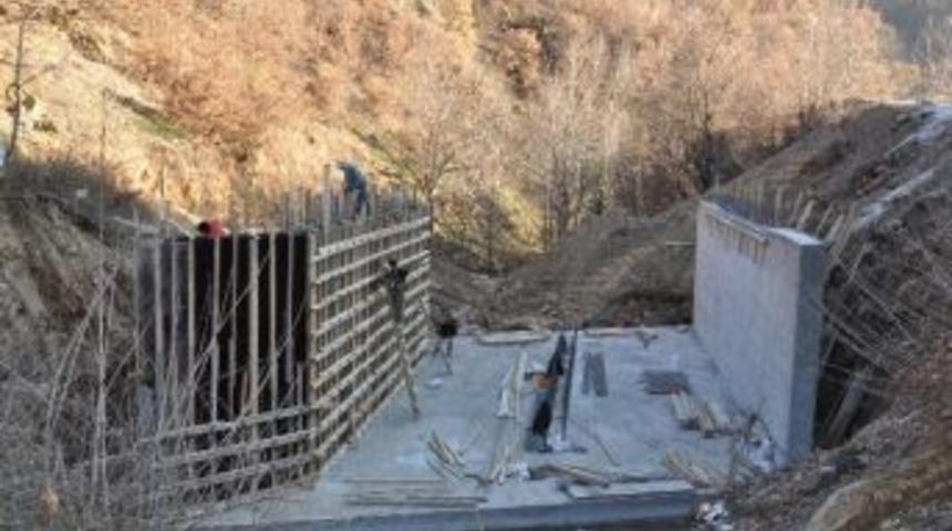 Nazilli Belediyesi Tehlikeli Yola &Ccedil;are &Uuml;retti