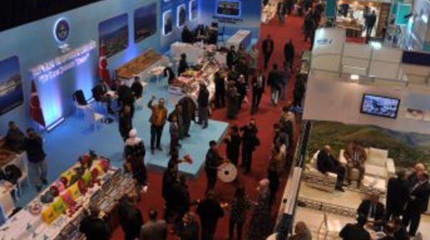 İzmir Fuarında Tatvan Standına Yoğun Ilgi