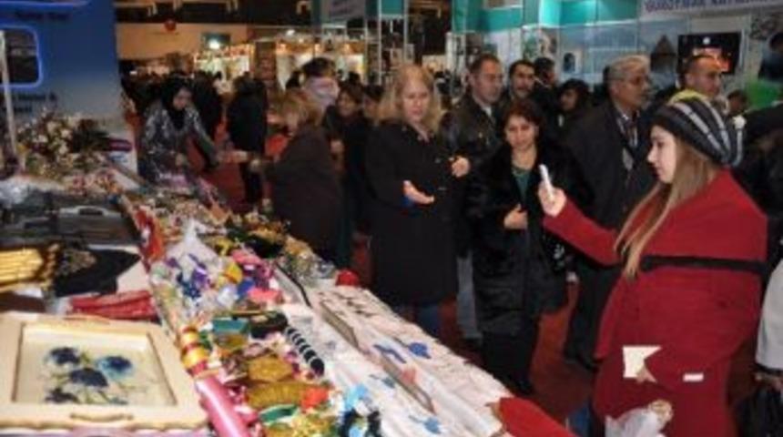 İzmir Fuarında Tatvan Standına Yoğun İlgi