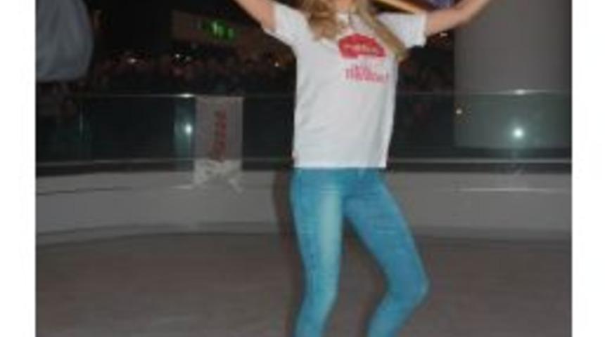 Şebnem Schaefer, Buz Pistinde D&uuml;şt&uuml;