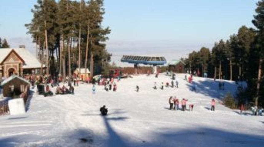 Sarıkamış&rsquo;ta Kayak Sezonu A&ccedil;ıldı