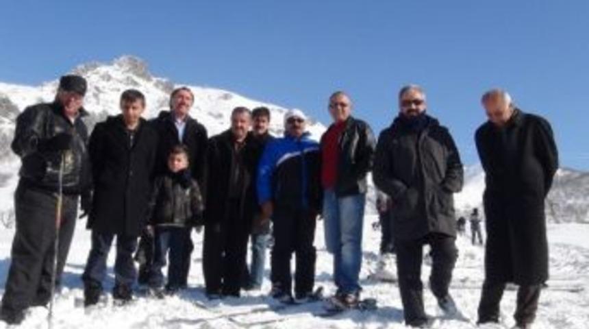 Şemdinli&rsquo;de Kayak Heyecanı