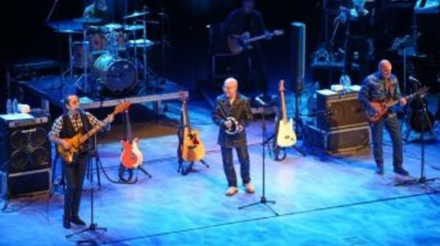 Mf&ouml;&rsquo;den, Bah&ccedil;eşehir &Ccedil;ıkartması