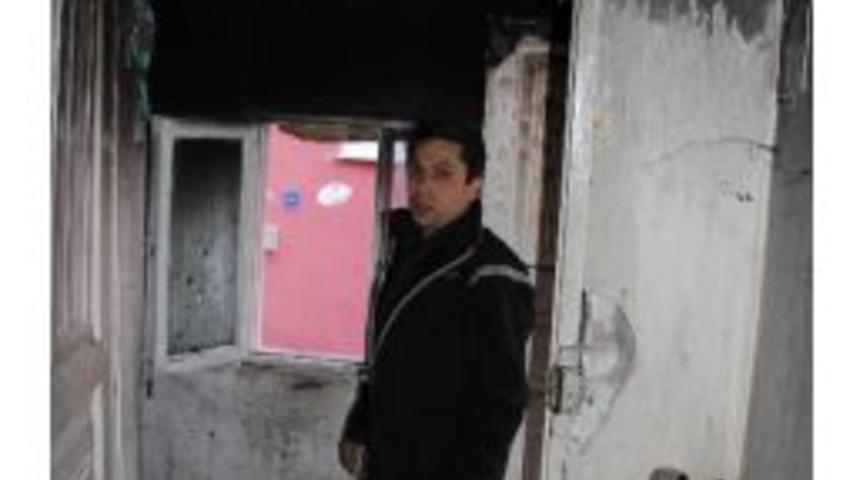 &Ccedil;amaşır Makinesinden &Ccedil;ıkan Yangında 4 Kişi Zehirlendi