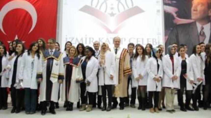 İkçü Diş Hekimliği Fakültesinde Beyaz Önlük Heyecanı