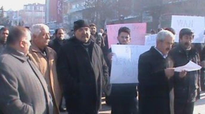 Kağızman&rsquo;da Bdp&rsquo;liler Oturma Eylemi Yaptı