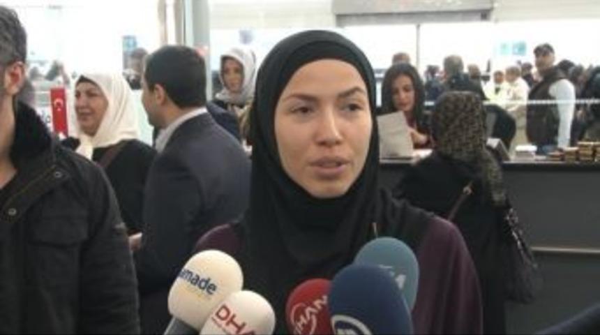 &Uuml;nl&uuml; Sanat&ccedil;ılar Umre'ye Gitti