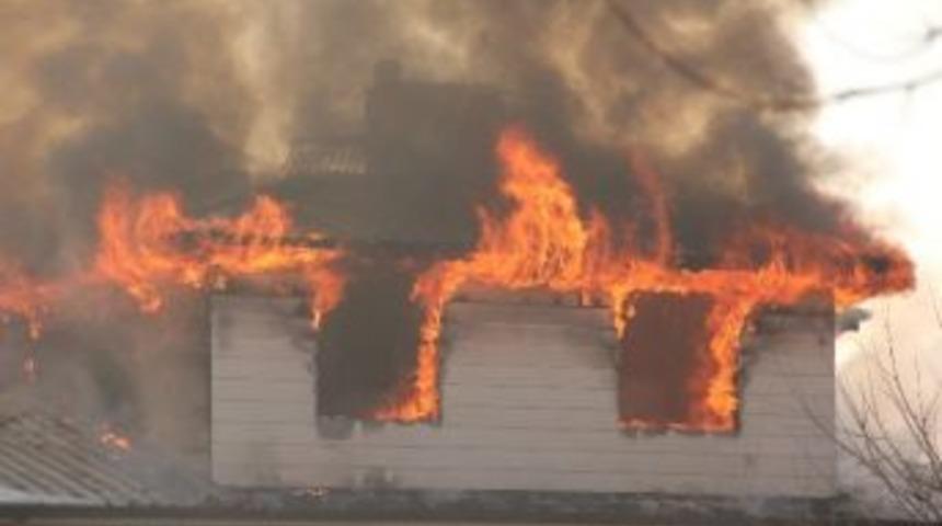 Akyazı&rsquo;da Korkutan Yangın