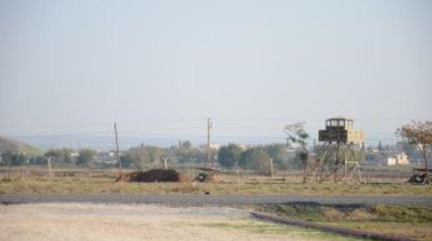 Ka&ccedil;ak&ccedil;ılar G&uuml;venlik G&uuml;&ccedil;lerine Ateş A&ccedil;tı