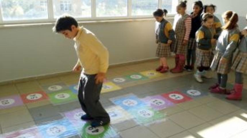 Ritmik Saymayı Sekerek &Ouml;ğreniyorlar