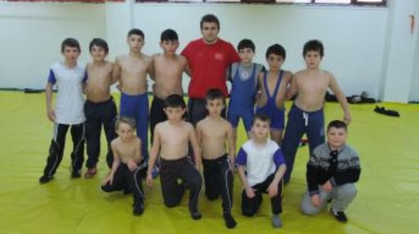 Bafra&rsquo;da Geleceğin Yaşar Doğu&rsquo;ları Yetişiyor