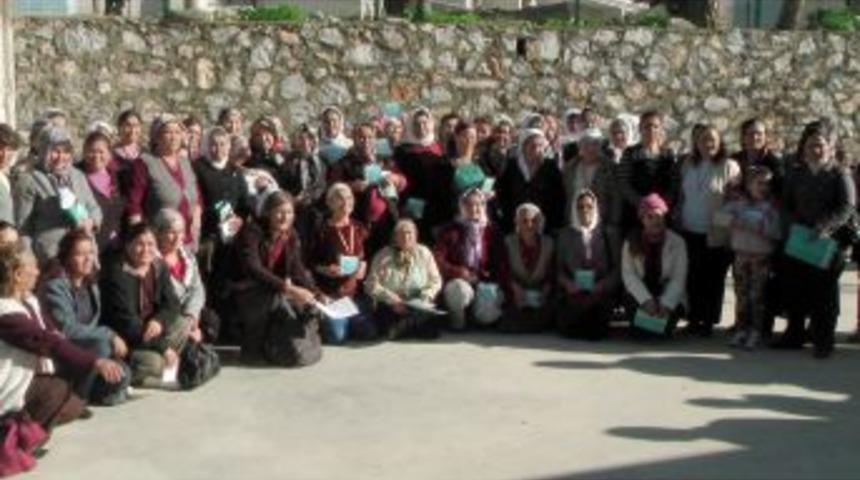 Marmaris&rsquo;in Kadın Balık&ccedil;ılarına Plaket