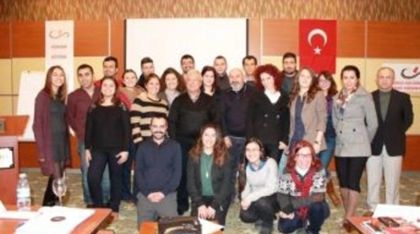 Kuşadası&rsquo;nda Kent Kimliği Ve K&uuml;lt&uuml;rel Mirası Koruma Bilinci Semineri