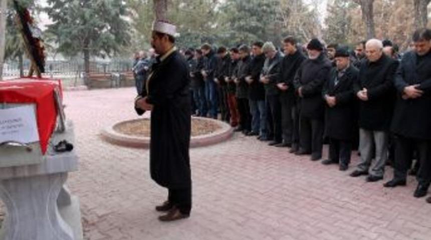 Konya&rsquo;da &Ouml;len Polis Memuru Son Yolculuğuna Uğurlandı