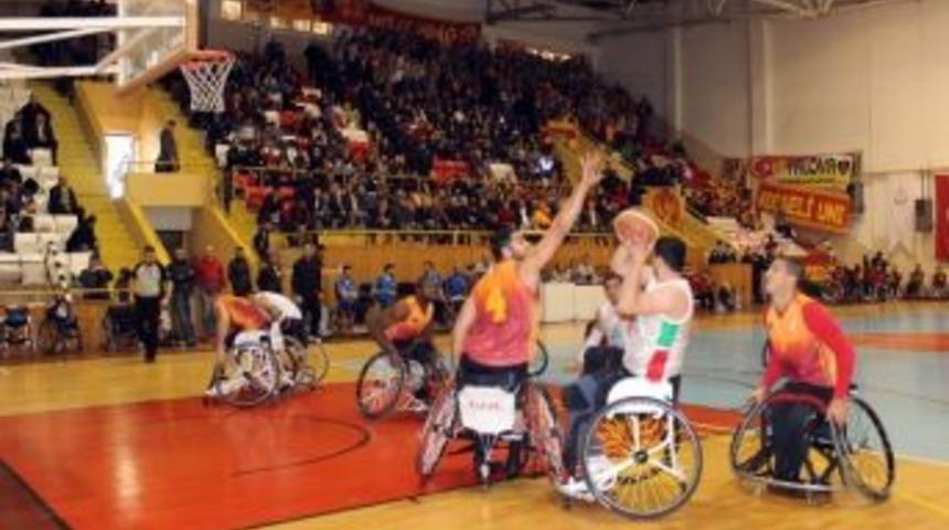 Tekerlekli Sandalye Basketbol Ma&ccedil;ında Olaylar &Ccedil;ıktı