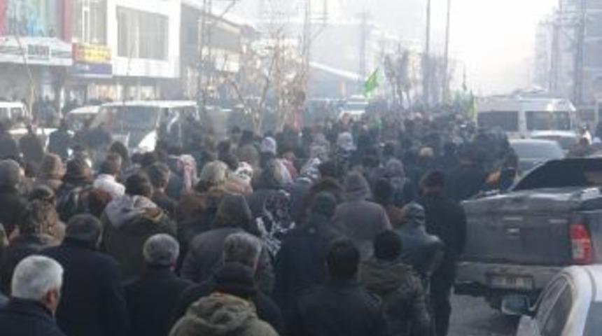 Y&uuml;ksekova&rsquo;da Y&uuml;r&uuml;y&uuml;ş Sonrası Gerginlik &Ccedil;ıktı