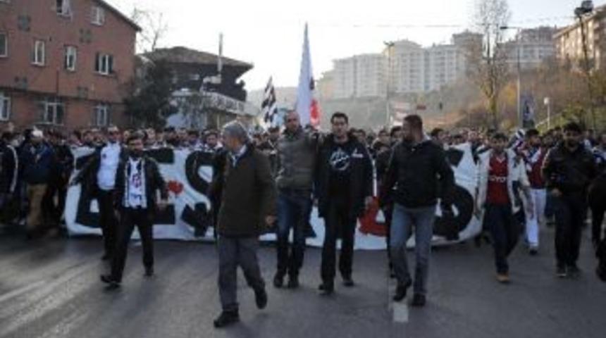 Beşiktaş Taraftarından Yıldırım Demir&ouml;ren&rsquo;e Sert Mesaj