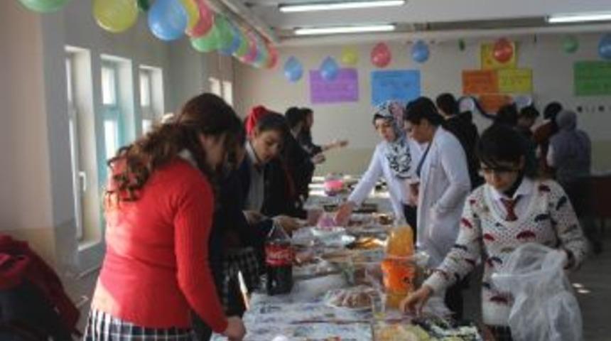 Lise &Ouml;ğrencilerinden Kermes