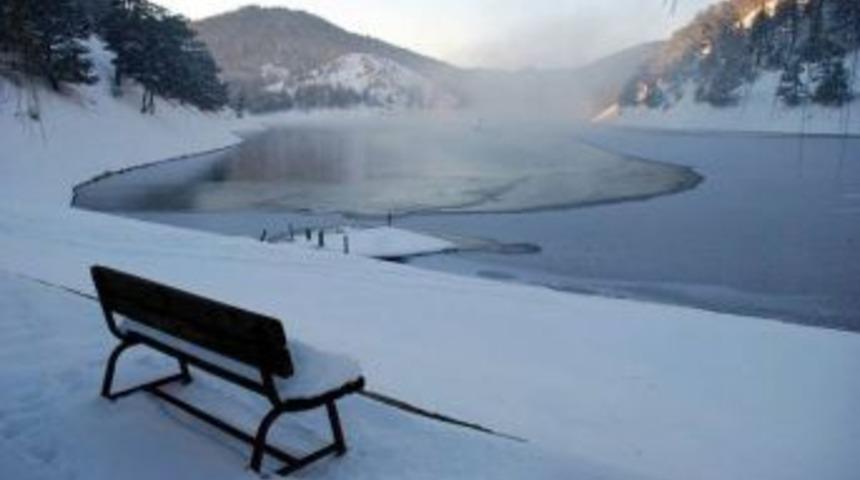 Bolu'da Dondurucu Soğuk Etkili Oluyor